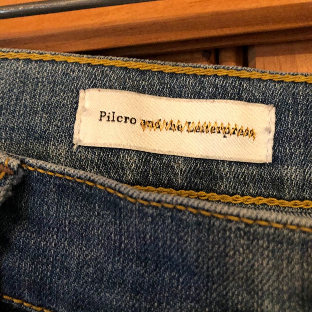 Pilcro Low Rise Straight Size 30 - Picture 2 of 3